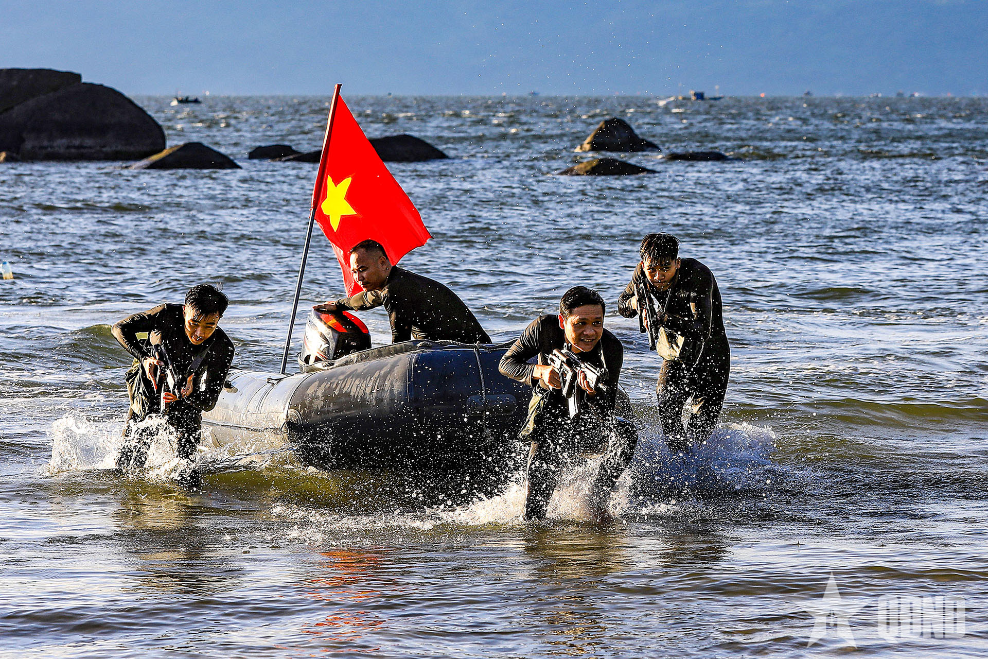 Rèn ý chí thép giữa biển trời Tổ quốc
